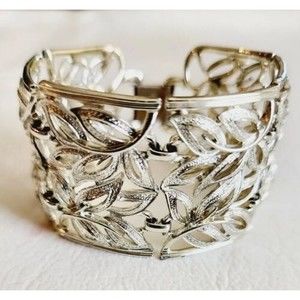 Vintage Coro Pegasus 50s Filigree Leaves Wide Silver Tone Panel Bracelet 7.5"
